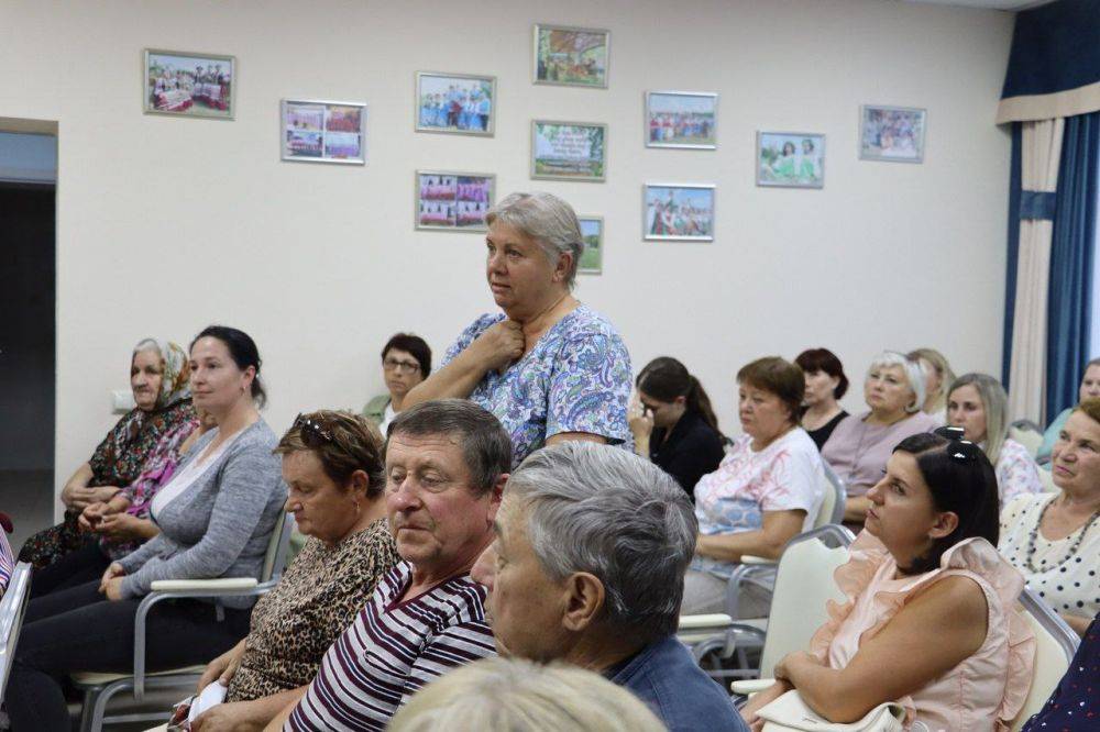 Татьяна Круглякова: В продолжение взаимодействия с жителями нашего района мы провели очередную встречу, на которой обсудили важные вопросы, касающиеся жизни микрорайона Морквино