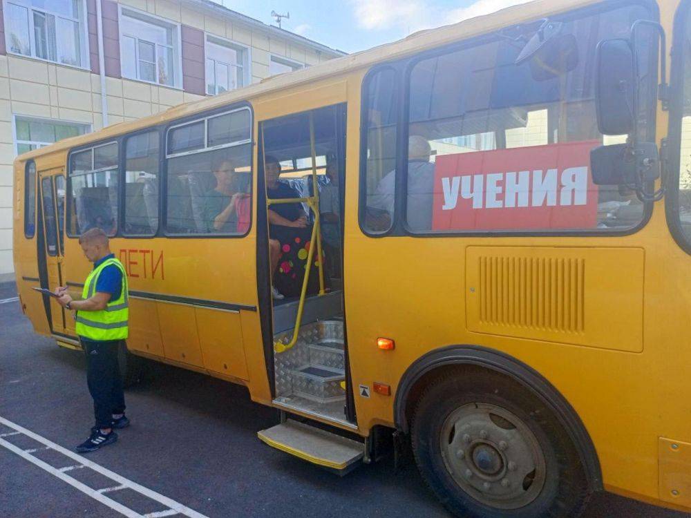 Продолжаем проводить командно-штабные учения по перемещению населения муниципального образования, находящегося в зоне...