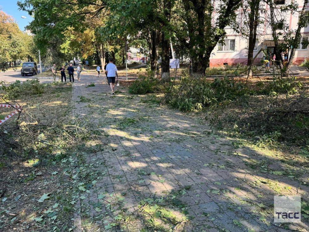 Последствия атаки ВСУ на Белгородскую область, где пострадали девять человек