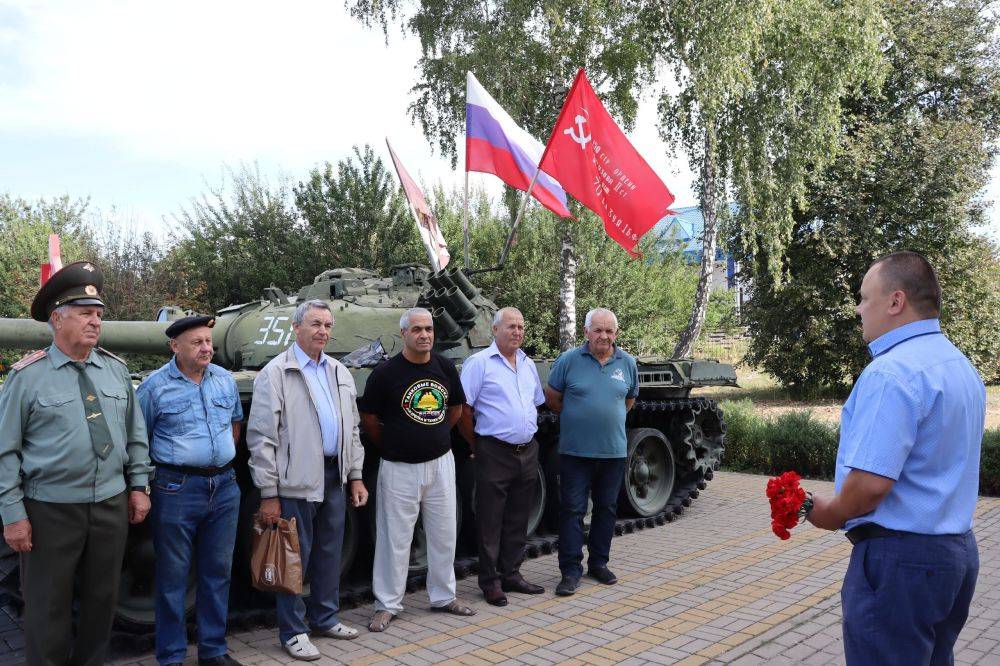 Уважаемые военнослужащие, ветераны, воины танковых войск!