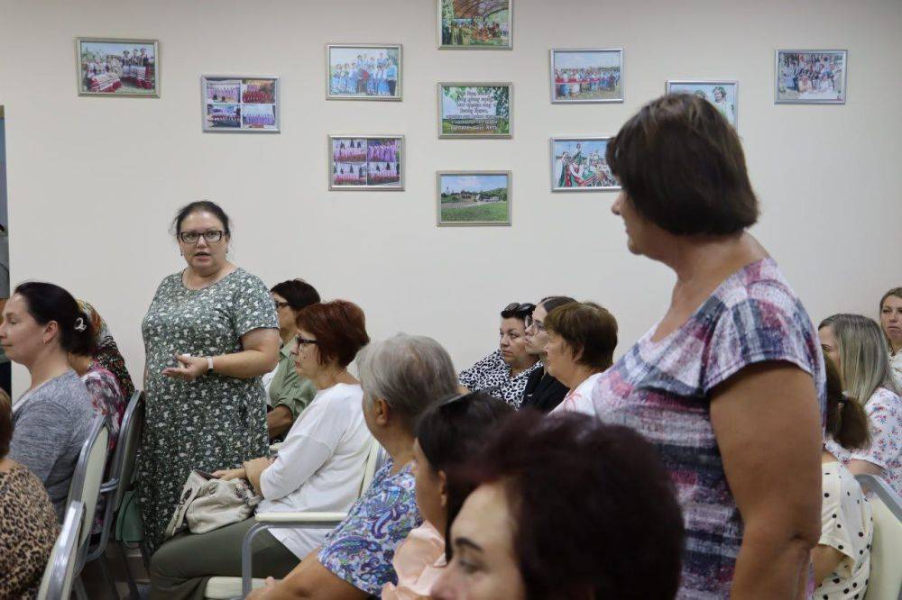 Татьяна Круглякова: В продолжение взаимодействия с жителями нашего района мы провели очередную встречу, на которой обсудили важные вопросы, касающиеся жизни микрорайона Морквино