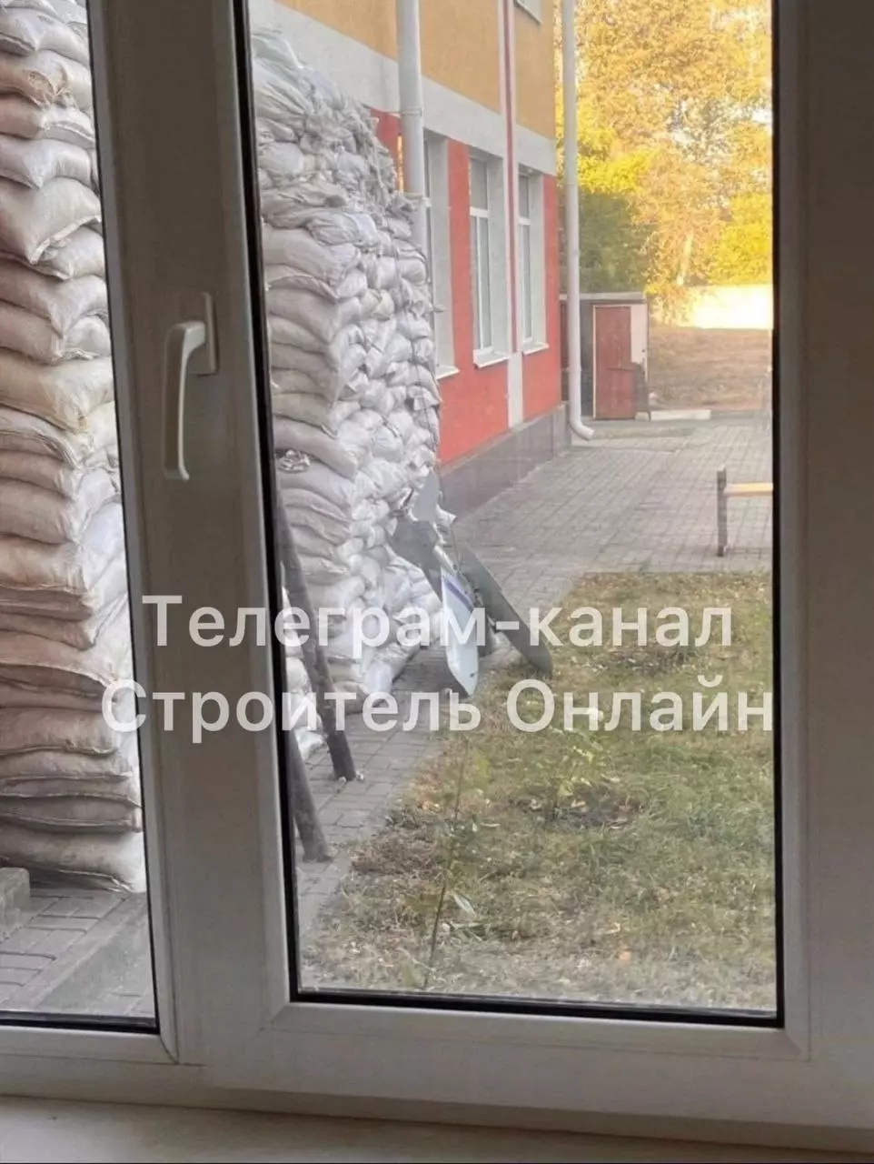 Беспилотник упал на территорию колледжа под Белгородом0