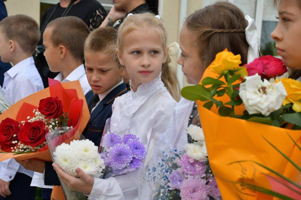 Галина Руденко: Снова в нашу жизнь пришёл сентябрь и традиционный День знаний.  Мы все начинали взрослую жизнь со школьной...