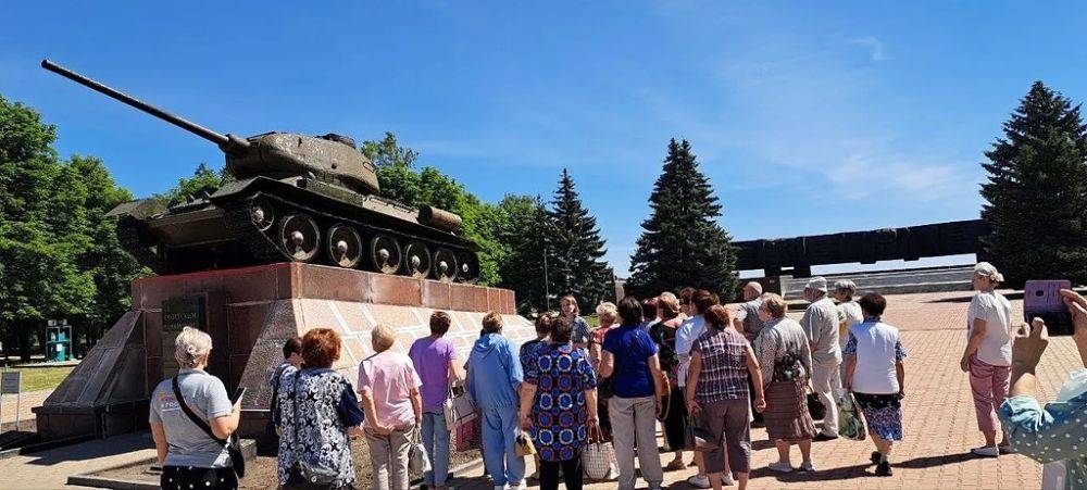 Вячеслав Гладков: В рамках проекта «К соседям в гости!» с мая по август провели 200 экскурсий для более 9 тыс. жителей старшего возраста