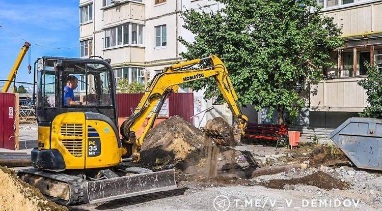 В Белгороде начали монтаж системы горячего водоснабжения в пострадавшем при теракте доме