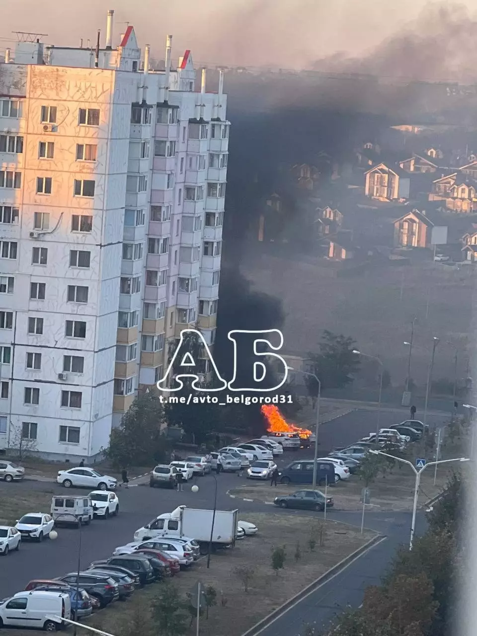 Пожар в автомобилях на Харгоре в Белгороде