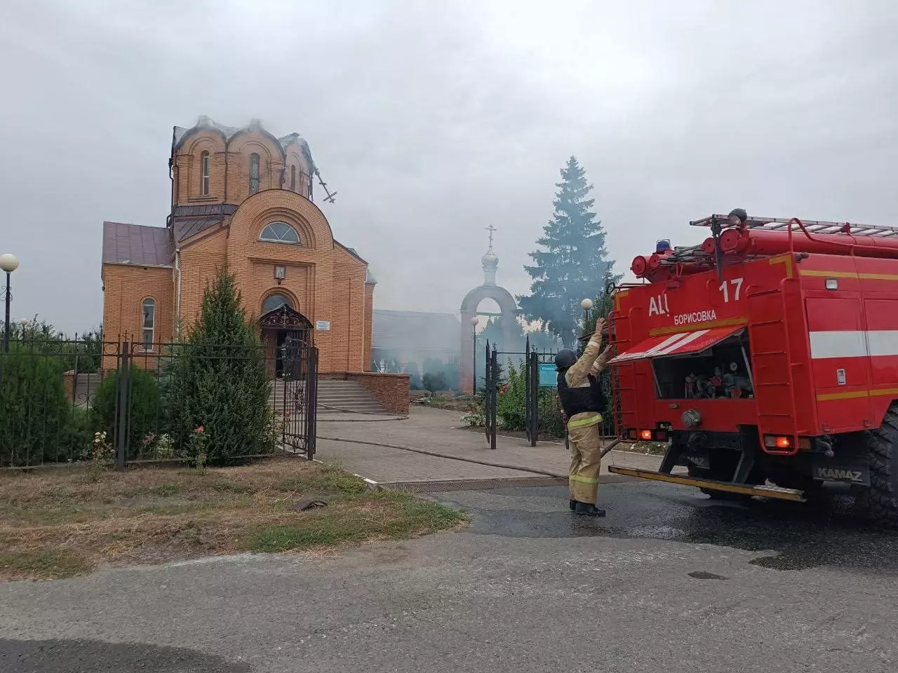 Храм после атаки дрона в Белгородской области 