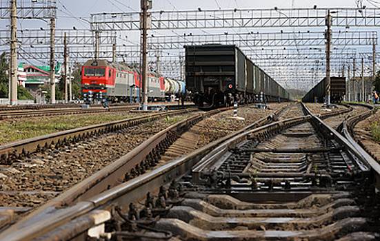 В Белгородской области грузовой поезд сошел с рельсов