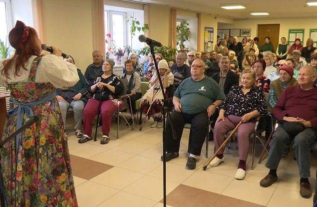 Артисты из Пензенской области устроили праздник для белгородцев, проживающих в ПВР