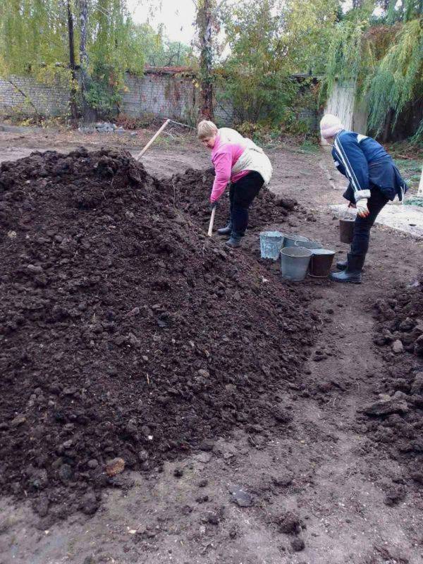 МБУ «Благоустройство Яковлевского муниципального округа» продолжает осуществлять работы по благоустройству и уборке территорий