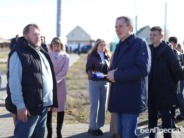 Вячеслав Гладков осмотрел новый скейт-парк в Старом Осколе