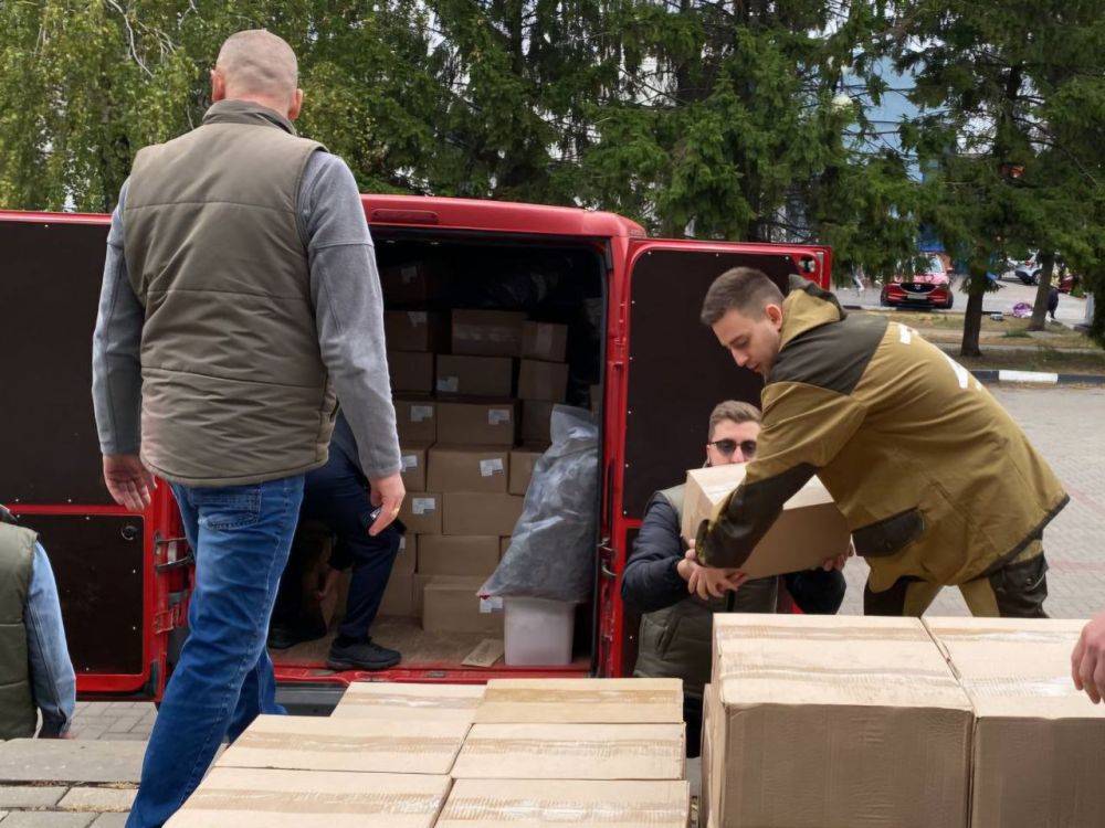 Артём Туров: В распределительный центр партии в Белгороде доставлены очередные гуманитарные грузы