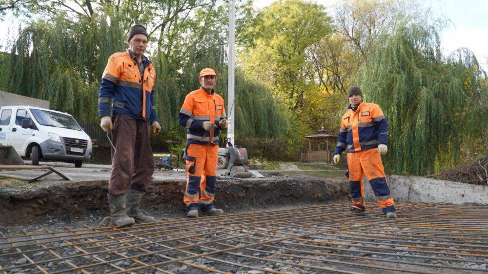 В рамках государственной программы Белгородской области «Совершенствование и развитие транспортной системы и дорожной сети Белгородской области» два месяца назад в селе Красный Куток Борисовского района начат ремонт двух мостов