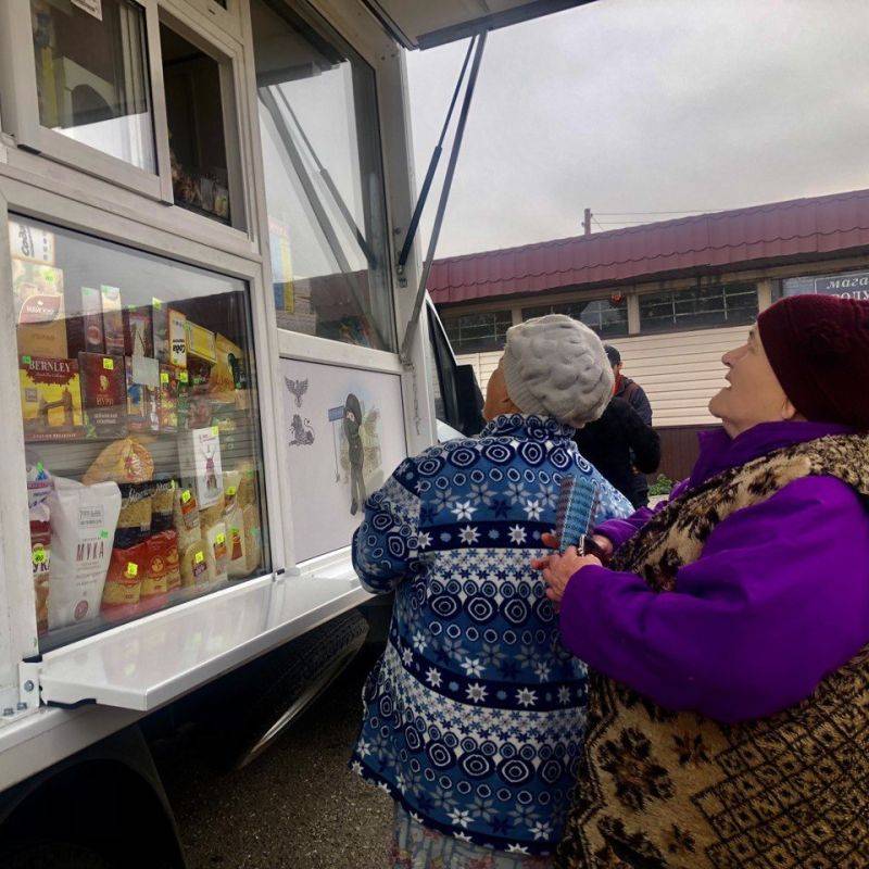 Выездные автолавки продолжают обеспечивать жителей Белгородской области продуктами питания