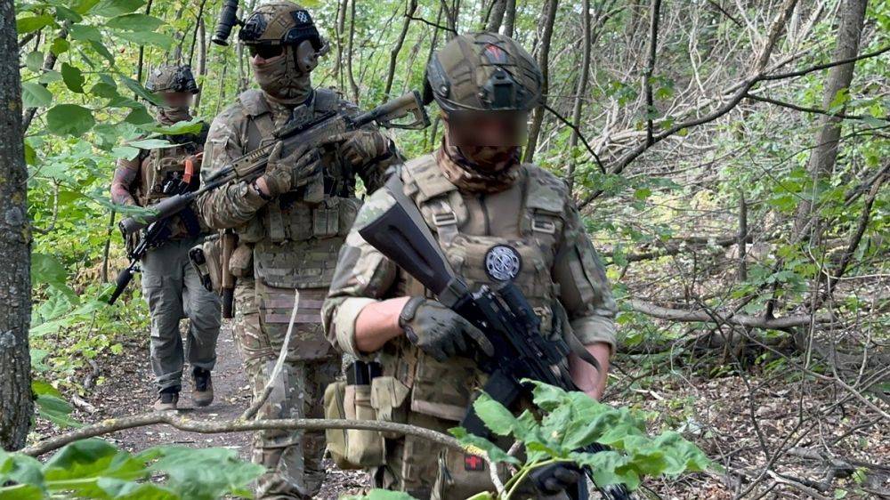 После удара ВСУ по многоквартирному дому в Белгороде госпитализировали женщину