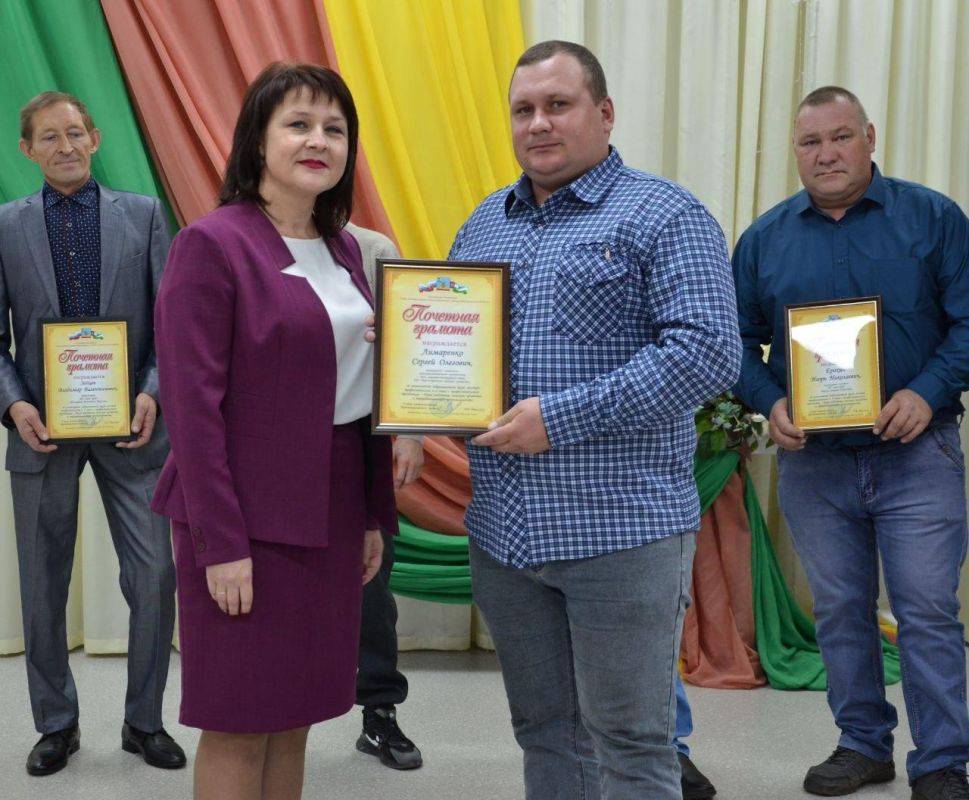 В Красной Яруге чествовали тружеников сельского хозяйства и перерабатывающей промышленности района