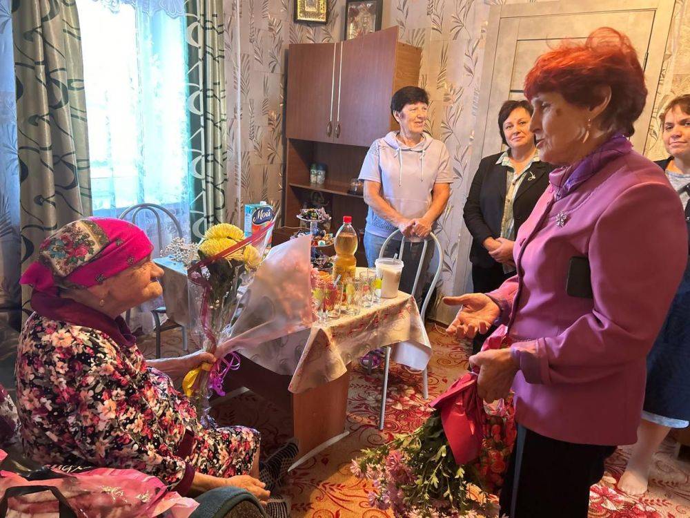 С 90-летним юбилеем поздравляем Анну Павловну Шеметову!