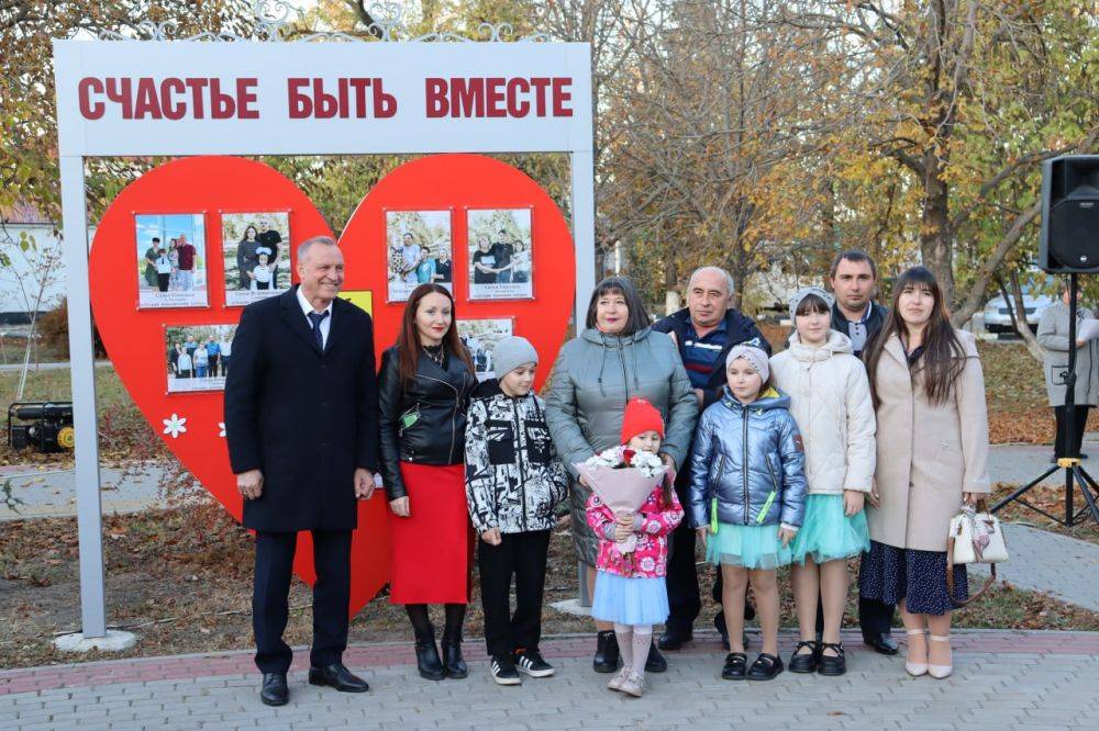 Впервые восемь семей Волоконовского района удостоились права занесения на Доску Почёта «Счастье быть вместе»