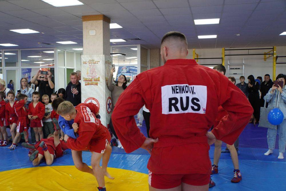 Спикер облдумы Юрий Клепиков побывал на открытии партийного проекта «Самбо – путевка в жизнь 3.0» в Валуйках