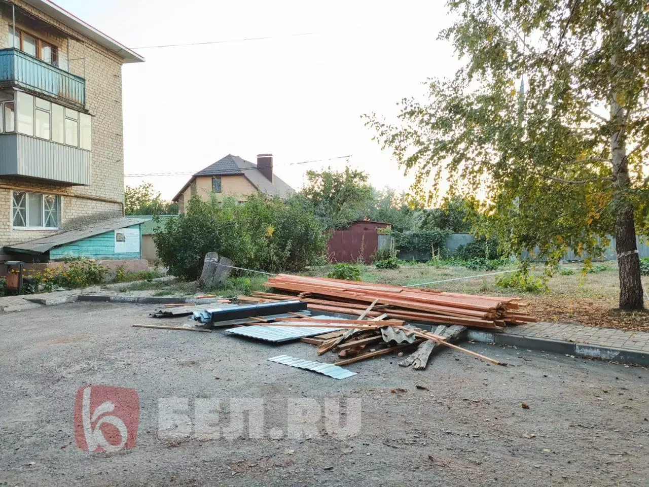 Фото пострадавшего многоквартирного дома на проспекте Богдана Хмельницкого в настоящий момент