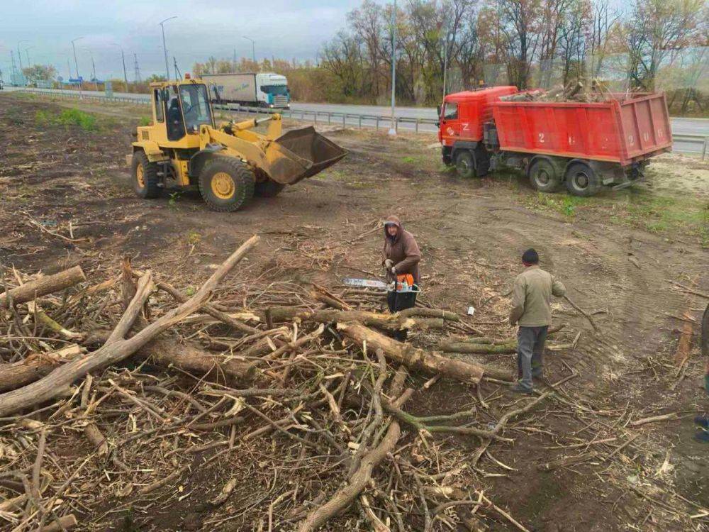 МБУ «Благоустройство Яковлевского муниципального округа» продолжает осуществлять работы по благоустройству и уборке территорий