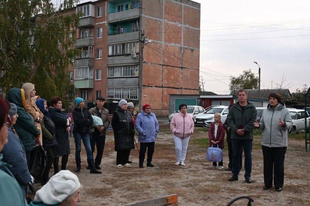 Татьяна Круглякова: Провела встречу с чернянцами! Сегодня собрались в основном жители многоквартирных домов