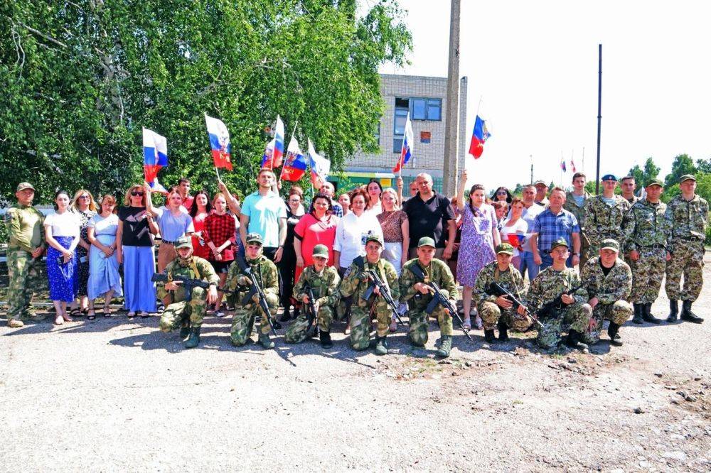 Поздравляем инженерно-педагогический коллектив, ветеранов, обучающихся и студентов Вейделевского агротехнологического техникума имени Грязнова Владимира Михайловича с профессиональным праздником — Днём среднего профессионального образования!