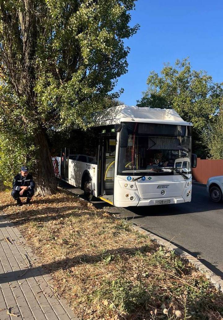 Гладков поручил провести капремонт пострадавшего при пожаре МКД в Белгороде4