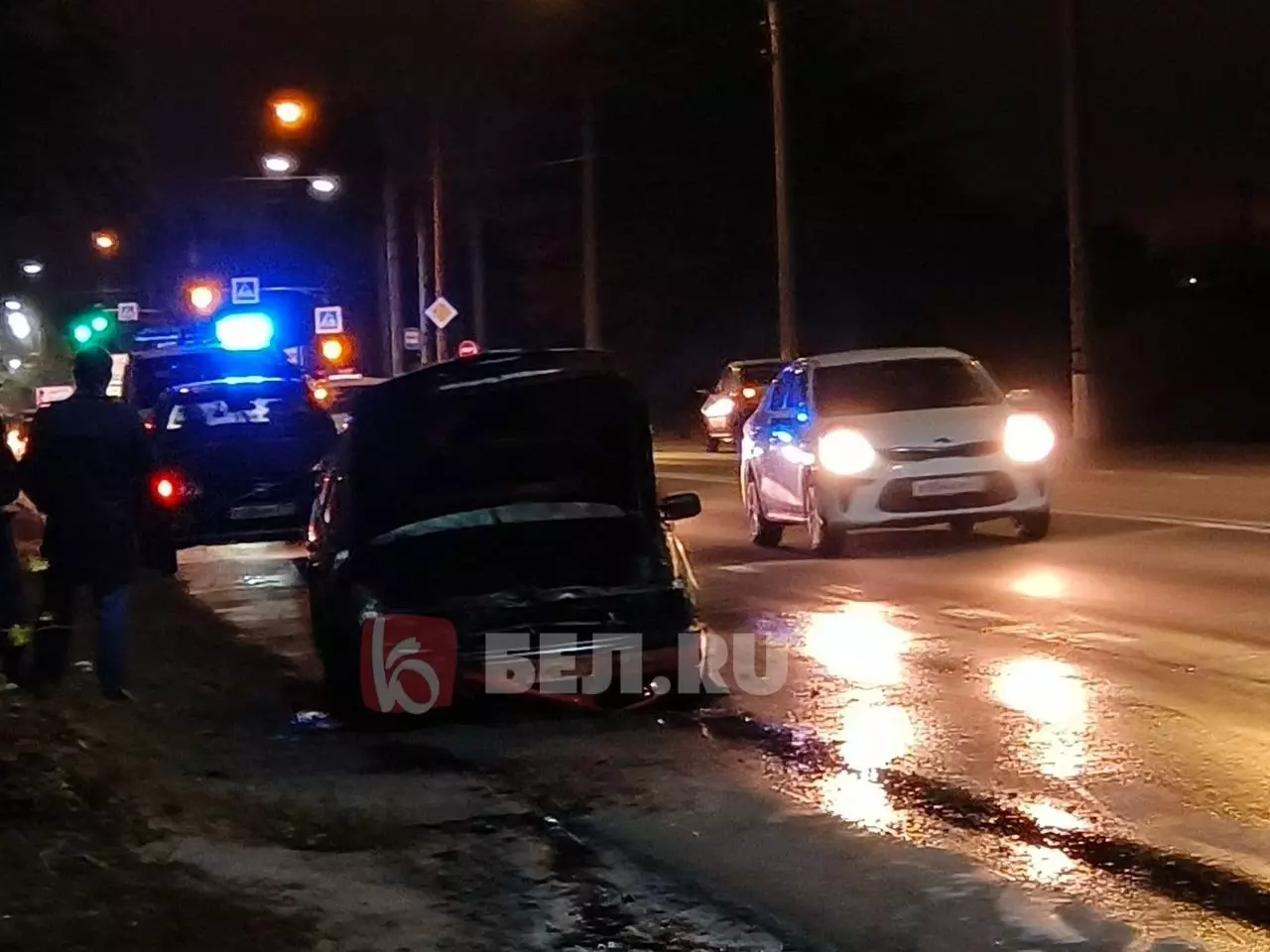 В Белгороде на Сумской загорелся автомобиль3