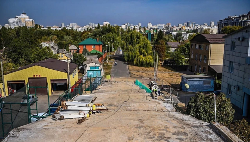 В Белгороде отремонтируют пешеходный мост со смайлами0