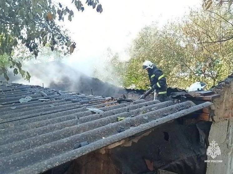 В Масловой Пристани спасли владельца горящей квартиры