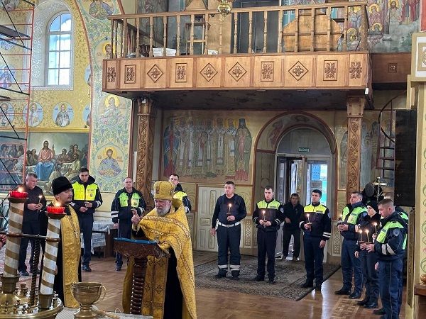 В День памяти жертв ДТП во всех храмах Белгородской области прошли Литургии о погибших и молебны о здравии участников дорожного движения