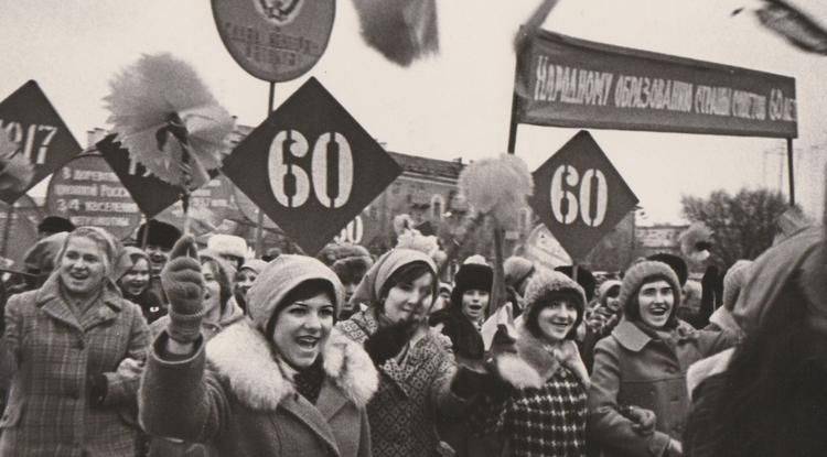 Единение и гордость. Что чувствовали белгородцы в праздничных колоннах демонстрантов