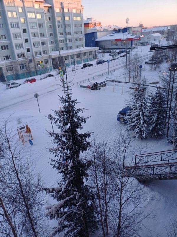 Затянувшийся ремонт водных сетей в Салехарде — причина едва теплых батарей. Фото