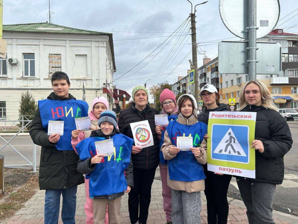 В Белгородской области юные помощники Госавтоинспекции и родительская общественность напомнили участникам движения о мерах дорожной безопасности в период межсезонья