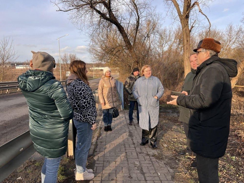 В селе Долгое прошла общественная приёмка работ по очистке части русла реки Россошь на территории Должанского сельского поселения