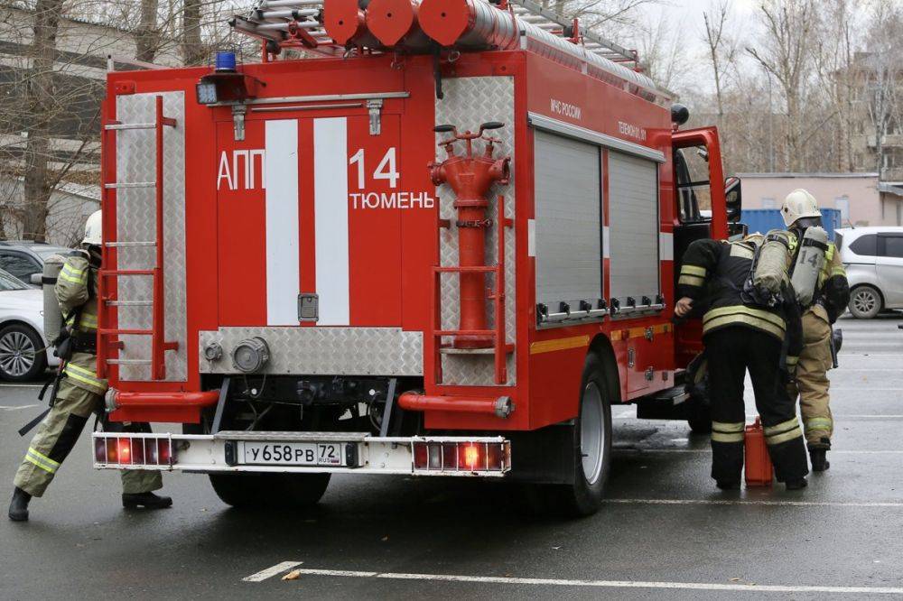 В Белгороде БПЛА попал в многоэтажку, начался пожар: пострадавшие, обстановка