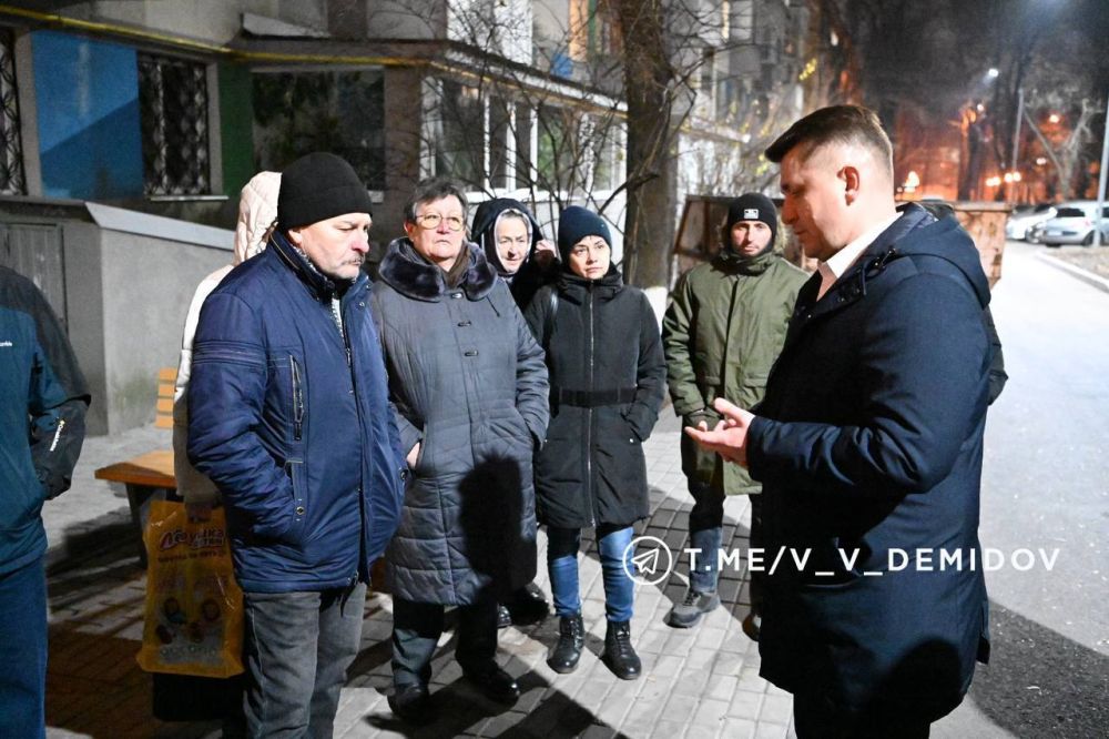 Валентин Демидов: Вчера вечером встретился с жителями пятиэтажного жилого дома в спальном районе Белгорода, который пострадал 14 ноября при атаке ВСУ