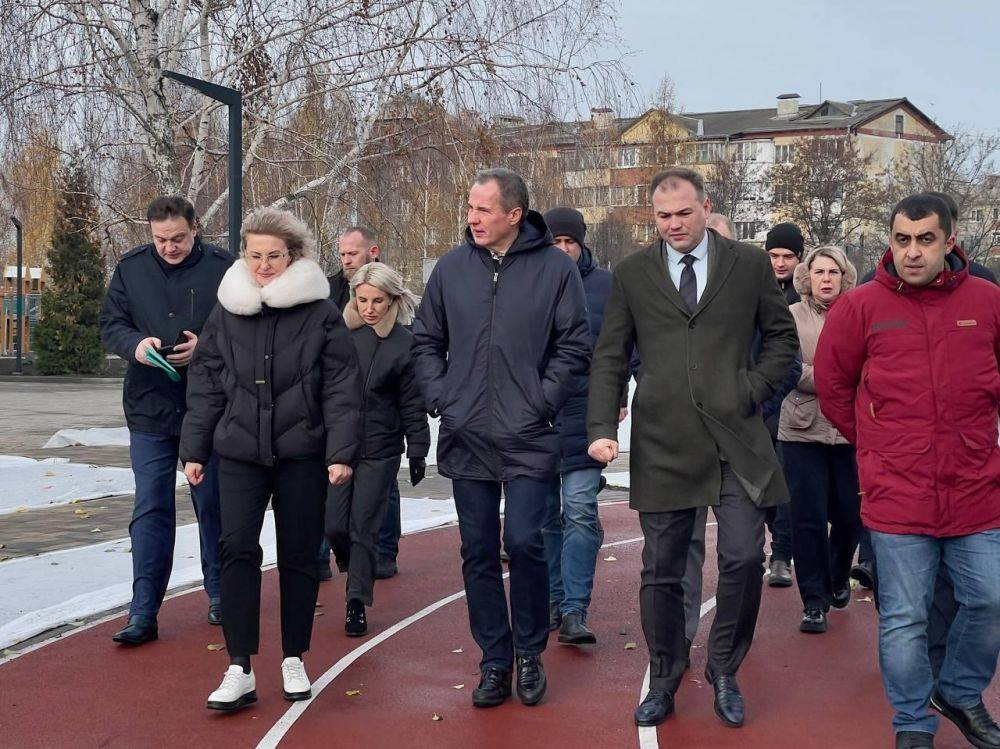 Глава администрации округа, Олег Александрович Медведев, совместно с губернатором Белгородской области, Вячеславом...