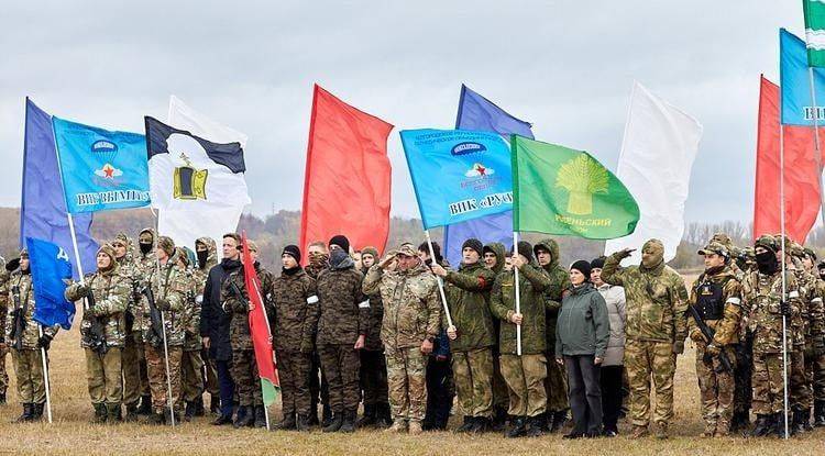 Власти региона ставят перед собой цель вовлечь в кадетские классы, патриотические клубы и центры более 74 тысяч ребят