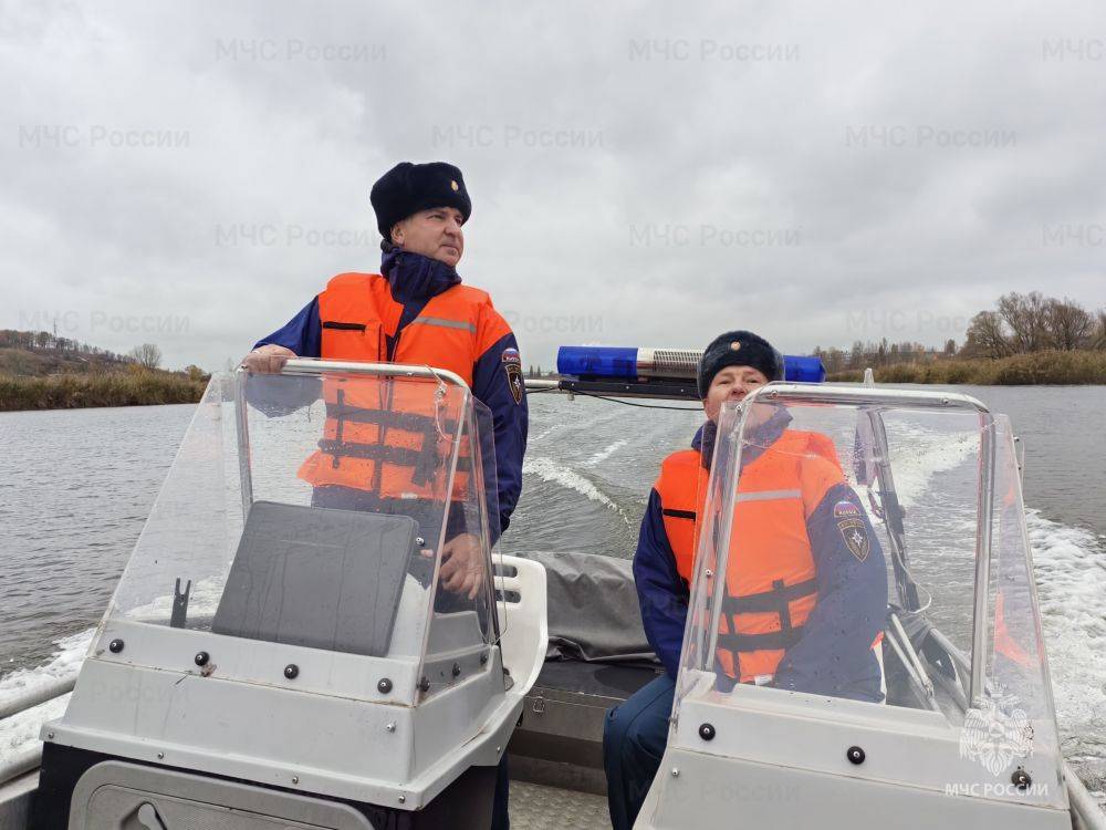 О безопасности на водоёмах осенью напоминают инспекторы ГИМС