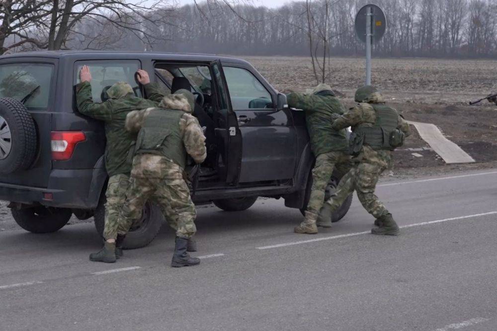 Добровольцы формирования «Барс-Белгород» выполняют задачи по усилению блокпостов на дорогах и охране значимых объектов в Белгородской области