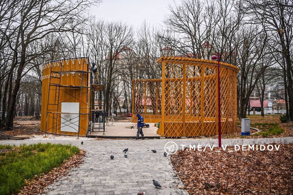 В Белгороде завершается строительство открытого кинотеатра в парке им. В.И