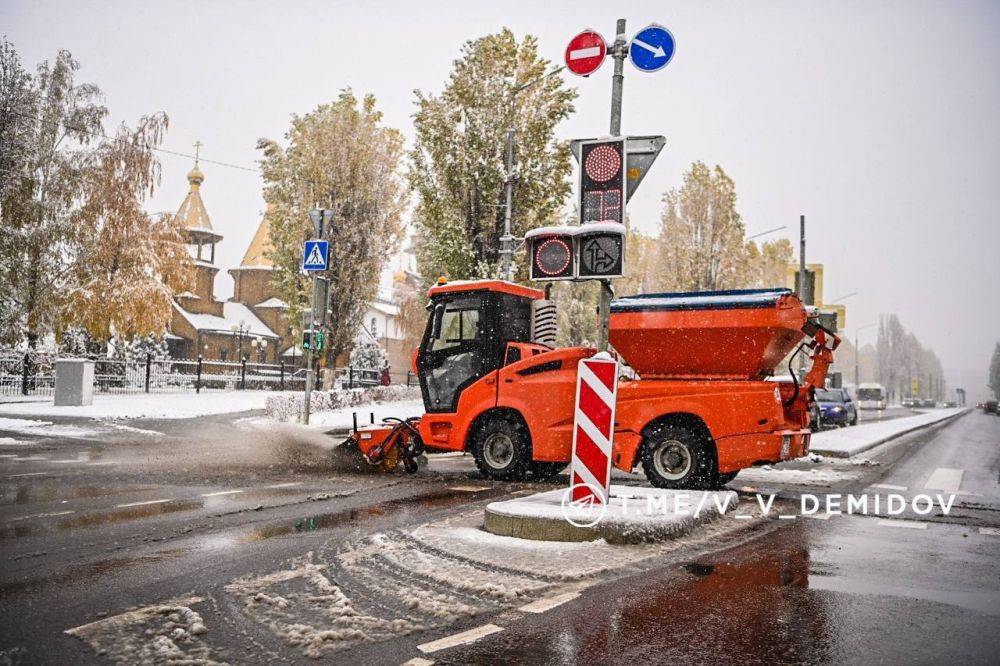 В Белгороде на уборку снега задействовали 88 единиц техники