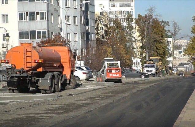 В Белгороде ремонтируют дорогу в Харьковском переулке