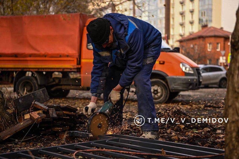 Валентин Демидов: Завершаем ремонт детского городка в Центральном парке культуры и отдыха им. В.И