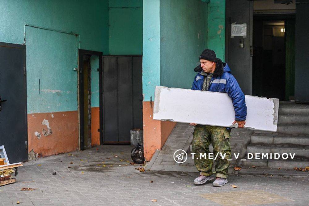 Валентин Демидов: Продолжаем восстанавливать жилые объекты, поврежденные во время атак Вооруженных сил Украины на Белгород