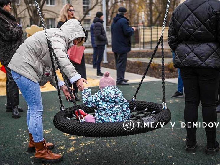 В Белгороде у бывшего общежития на Коммунальной отремонтировали двор