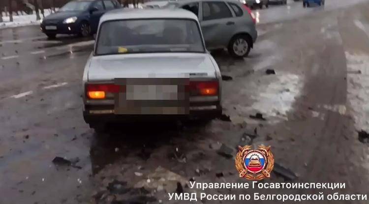 В Северном при столкновении 3 авто пострадали двое взрослых и двое детей