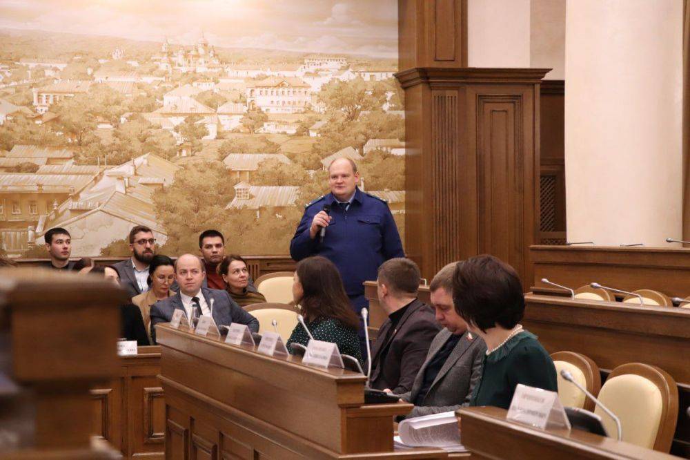 Юрий Клепиков: Также на совместном заседании комитетов рассмотрели несколько проектов федеральных законов